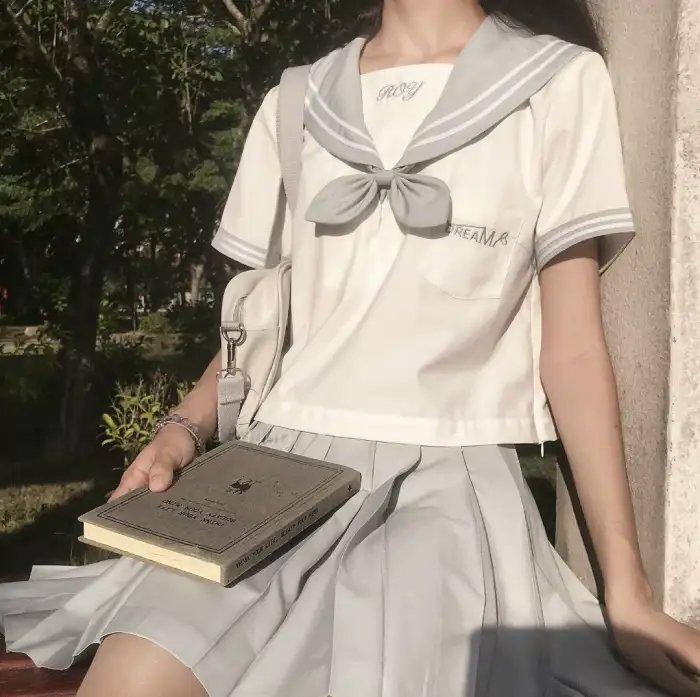 他是谁